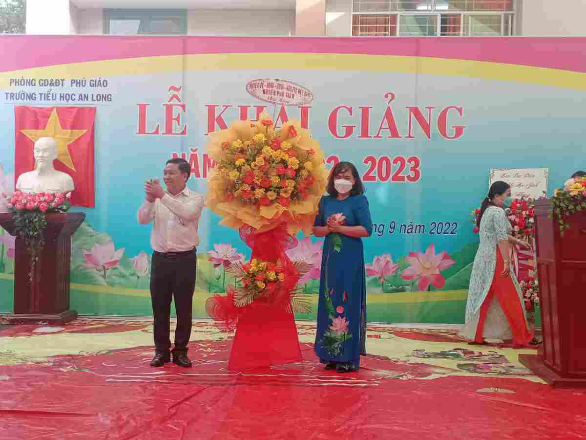 z3696697355778_4406e3f57b949a59b802042f8bd53e8d